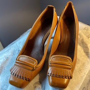 Cole Haan leather tan brown kitten heels 6.5